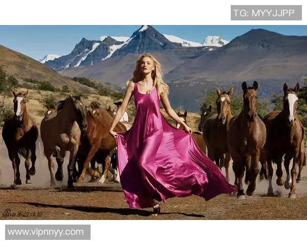 足球明星颜值与魅力并存的女生照片大赏展现青春活力与时尚风采